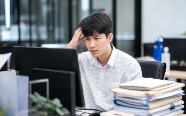 新人上手慢、老带新成本高